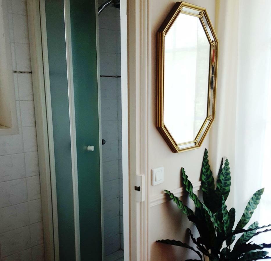 Apakabar Homestay - Proche Gare Melun, Parking Prive, Netflix La Rochette  Exterior photo