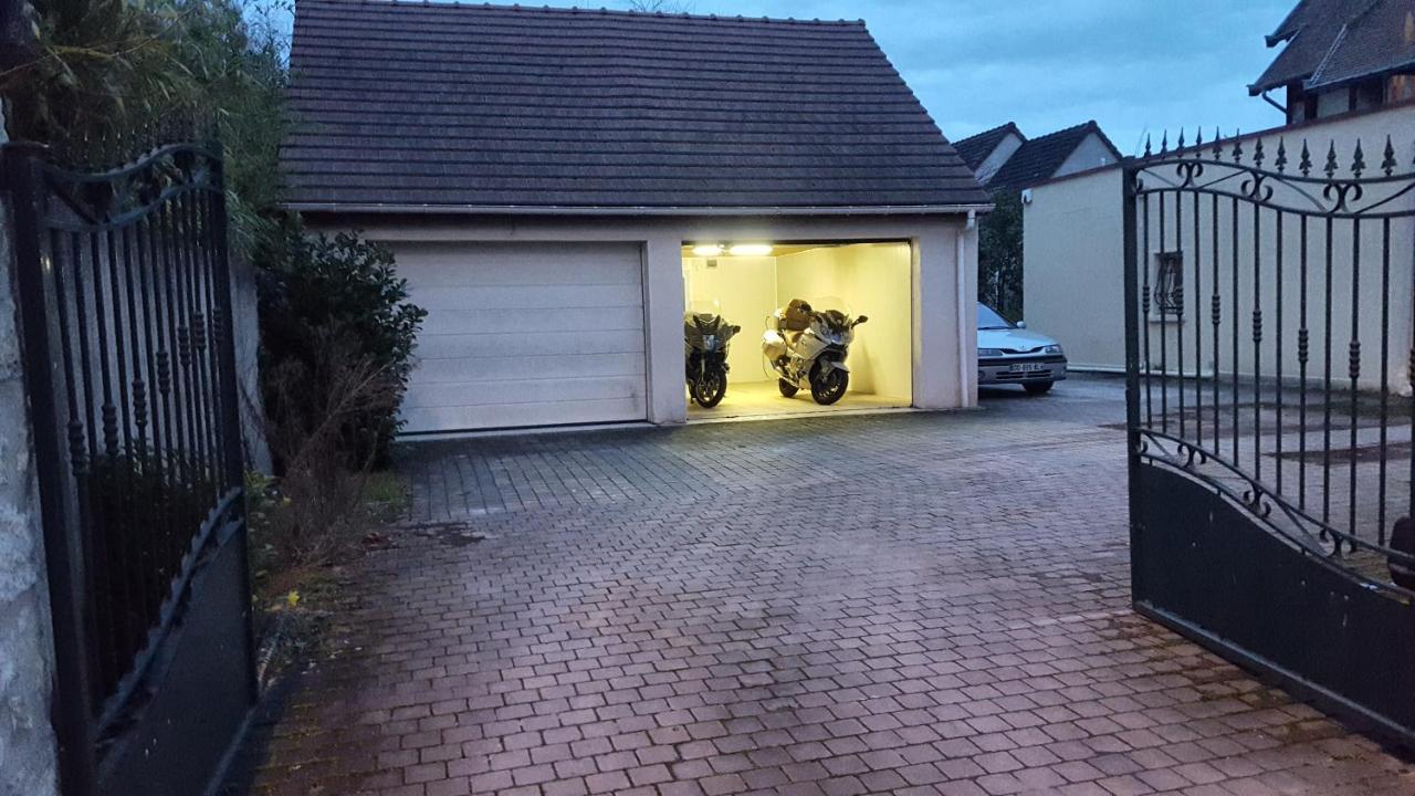Apakabar Homestay - Proche Gare Melun, Parking Prive, Netflix La Rochette  Exterior photo